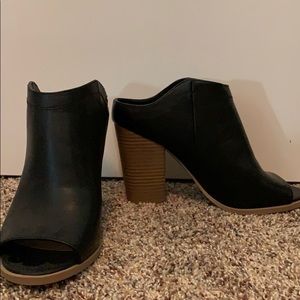 dv open toe & backless booties size 7.5